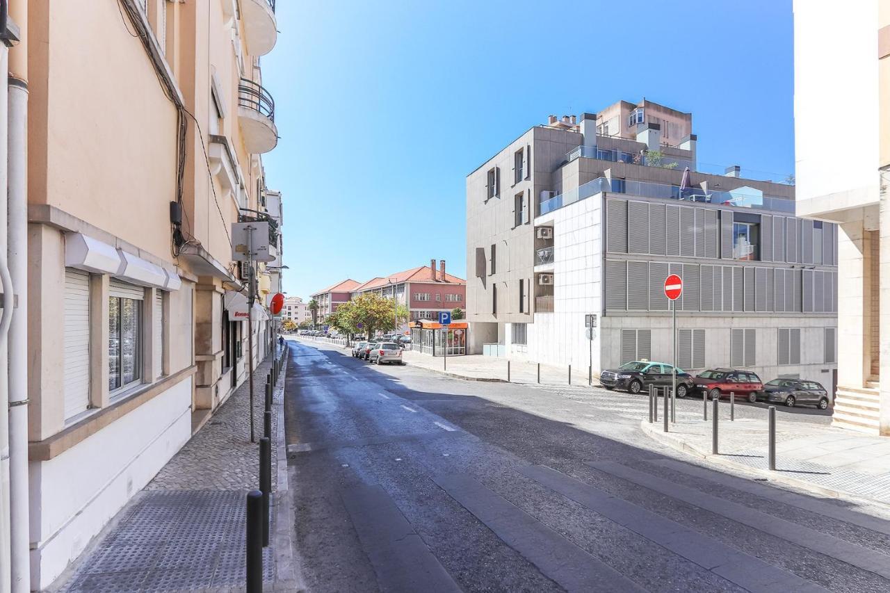 Penha De Franca Terrace By Homing Lisbon Exterior photo